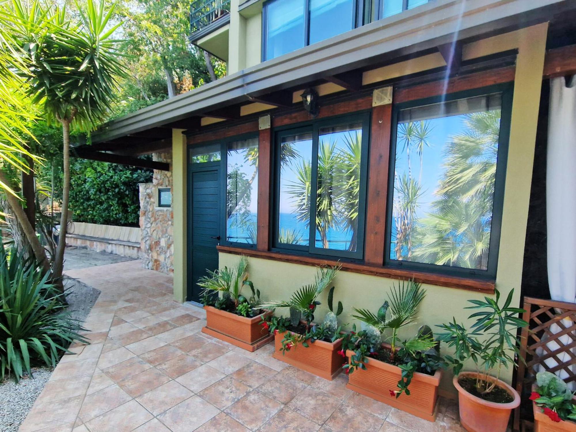 Villa Anita Apartments Capo dʼOrlando Exterior foto